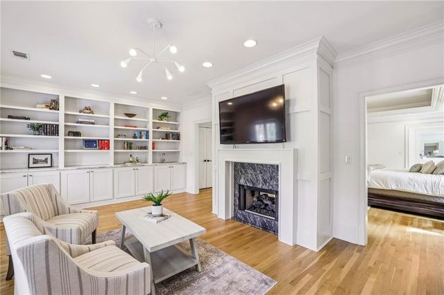 425 Laurel Chase Court, Sandy Springs, GA 30327