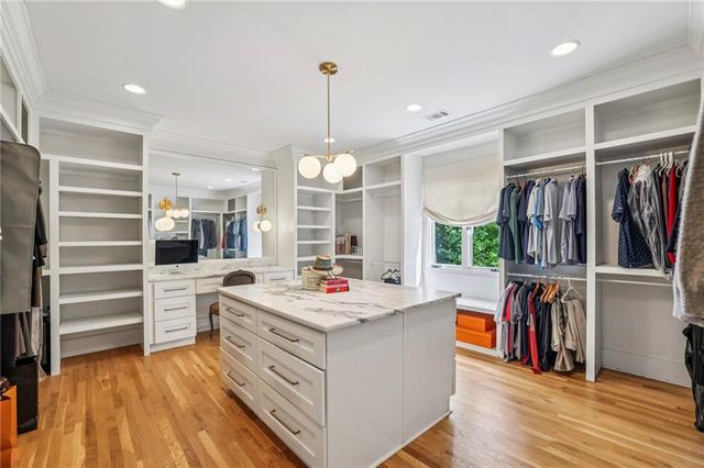 425 Laurel Chase Court, Sandy Springs, GA 30327