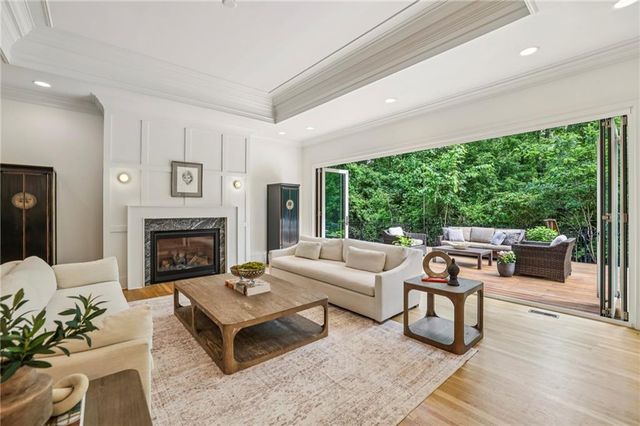 425 Laurel Chase Court, Sandy Springs, GA 30327