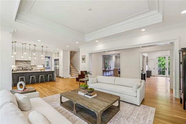 425 Laurel Chase Court, Sandy Springs, GA 30327