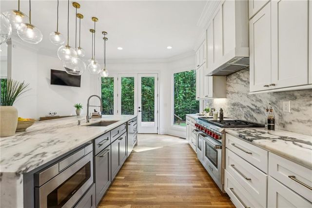 425 Laurel Chase Court, Sandy Springs, GA 30327
