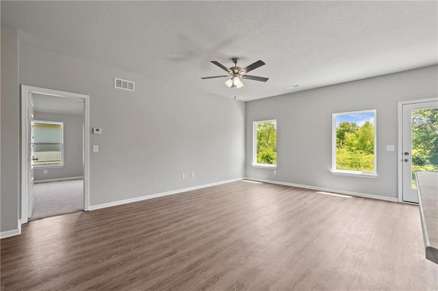 20263 W 195th Street, Spring Hill, KS 66083