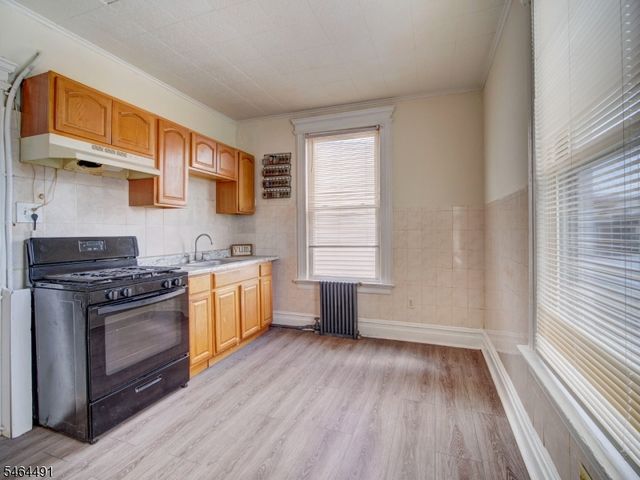 324 Clifton Ave, Newark City, NJ 07104