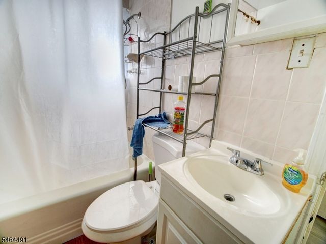 324 Clifton Ave, Newark City, NJ 07104