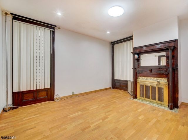324 Clifton Ave, Newark City, NJ 07104