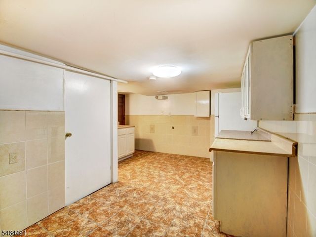 324 Clifton Ave, Newark City, NJ 07104