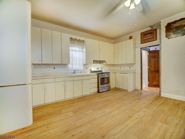 324 Clifton Ave, Newark City, NJ 07104
