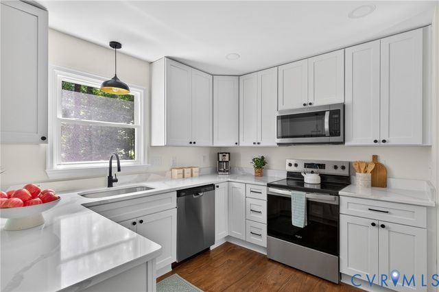 1413 Walton Bluff Ter, Midlothian, VA 23114