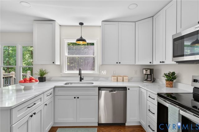 1413 Walton Bluff Ter, Midlothian, VA 23114