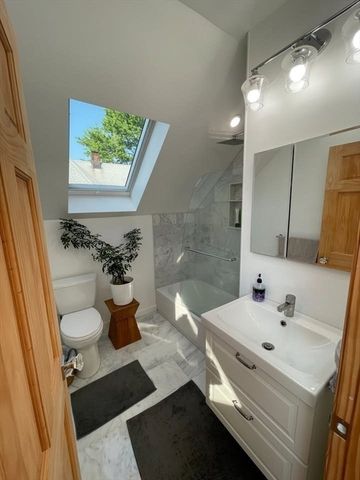 22 Bayard St, Boston, MA 02134