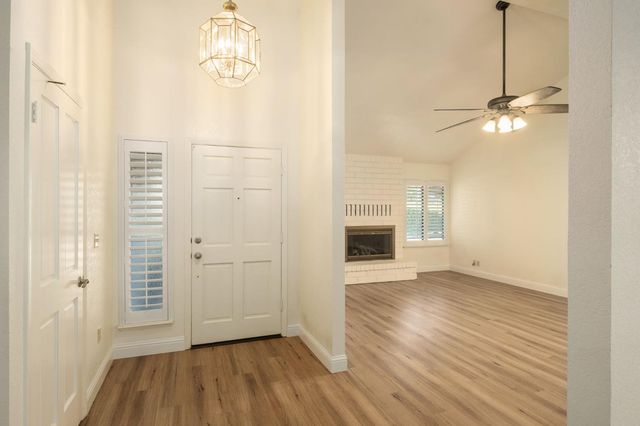 6185 N West Avenue, Fresno, CA 93711
