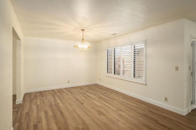 6185 N West Avenue, Fresno, CA 93711