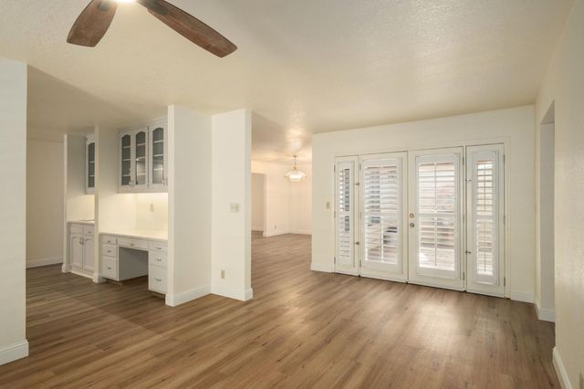 6185 N West Avenue, Fresno, CA 93711