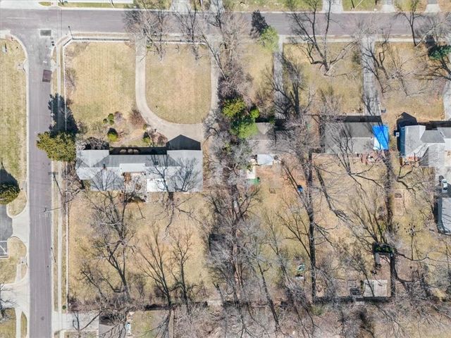 6901 W 82nd Street, Overland Park, KS 66204
