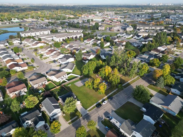 3517 12TH Street S, Moorhead, MN 56560