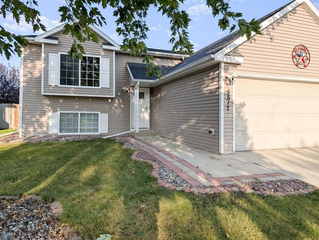 3517 12TH Street S, Moorhead, MN 56560