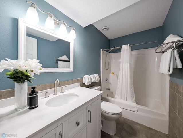 3517 12TH Street S, Moorhead, MN 56560