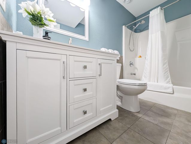 3517 12TH Street S, Moorhead, MN 56560