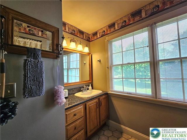 881 Gove Road, Bushkill Twp, PA 18064
