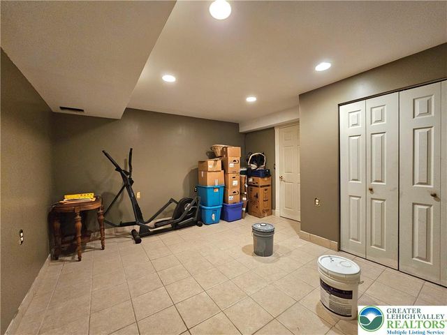 881 Gove Road, Bushkill Twp, PA 18064