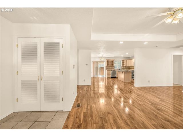 2225 First St, Columbia City, OR 97018