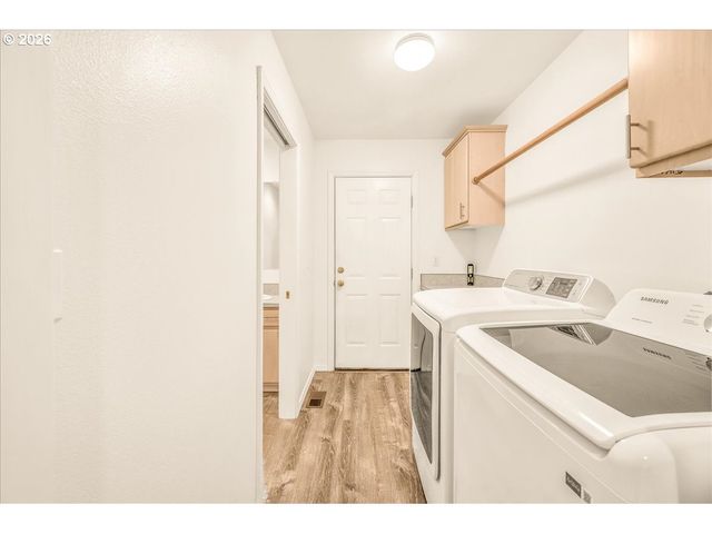 2225 First St, Columbia City, OR 97018