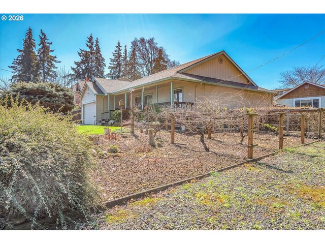 2225 First St, Columbia City, OR 97018