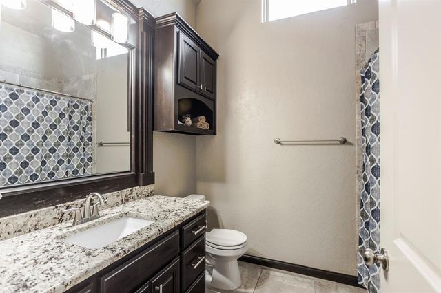 2241 W Mickey Drive, Mustang, OK 73064