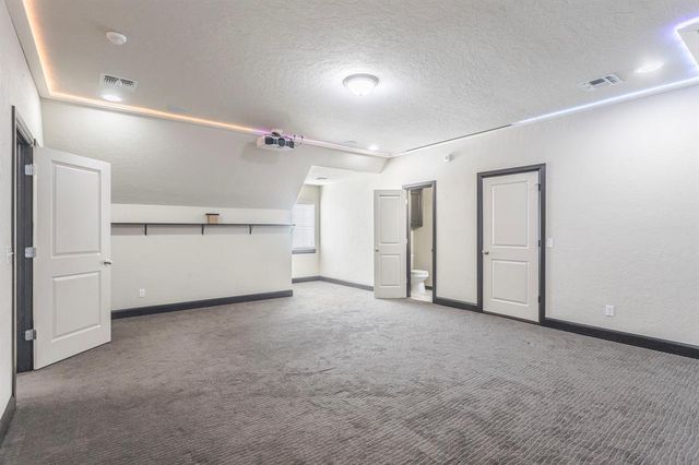 2241 W Mickey Drive, Mustang, OK 73064