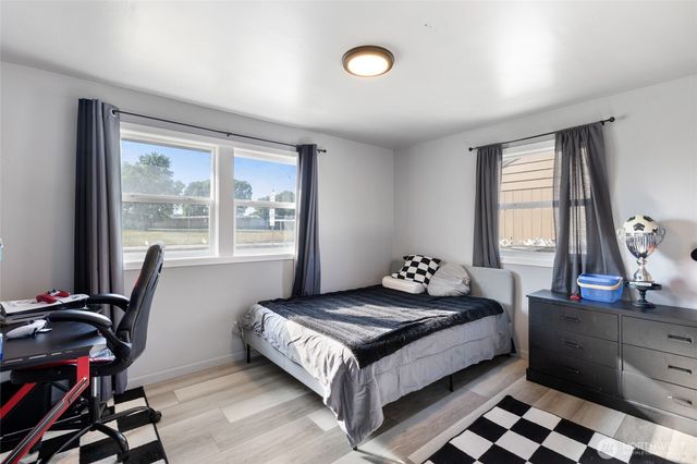 2417 W Texas Street, Moses Lake, WA 98837