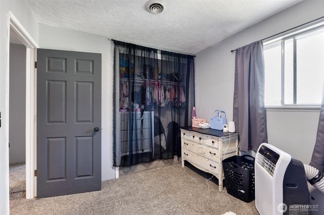 2417 W Texas Street, Moses Lake, WA 98837