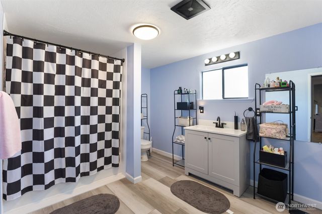2417 W Texas Street, Moses Lake, WA 98837