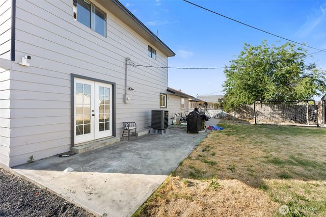 2417 W Texas Street, Moses Lake, WA 98837