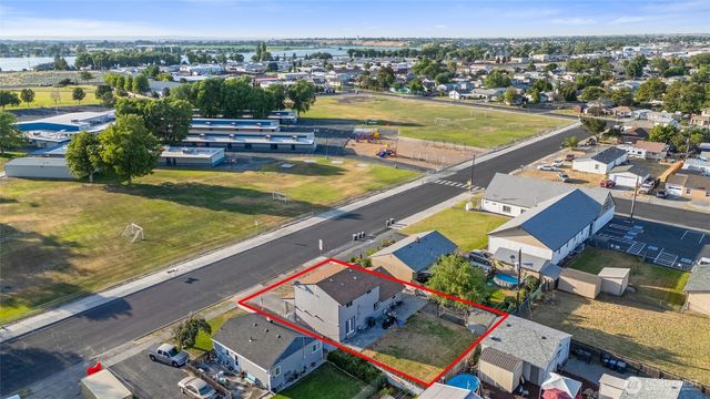 2417 W Texas Street, Moses Lake, WA 98837