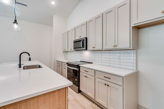 5591 Wandering Way, Maize, KS 67101