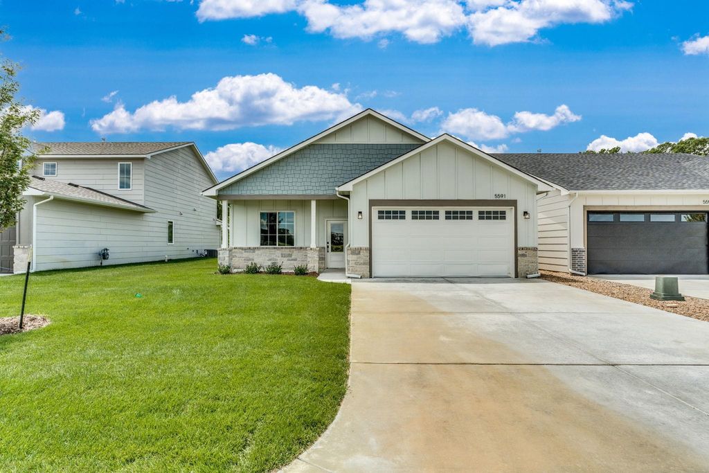 5591 Wandering Way, Maize, KS 67101