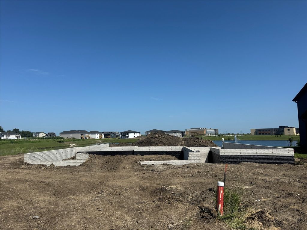 1335 NW Yorktown Drive, Waukee, IA 50263