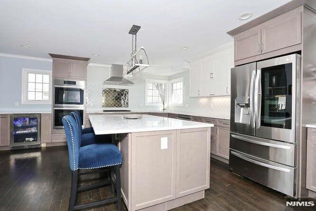 88 Alberta Drive, Saddle Brook, NJ 07663