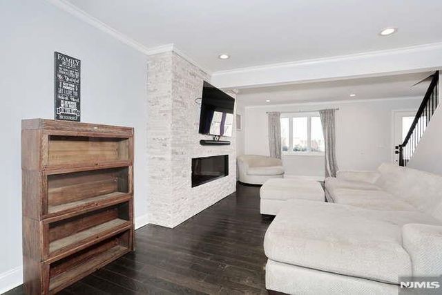 88 Alberta Drive, Saddle Brook, NJ 07663