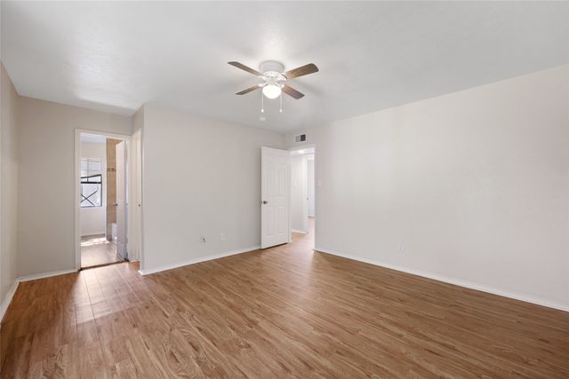 6706 Greenspring Drive, Arlington, TX 76016