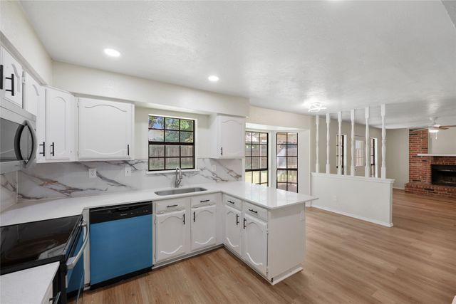 6706 Greenspring Drive, Arlington, TX 76016
