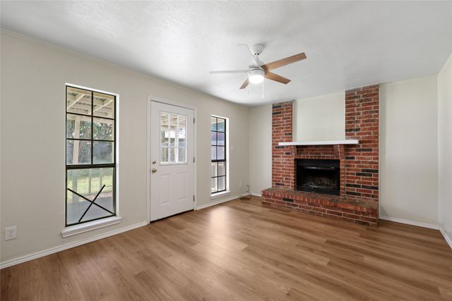 6706 Greenspring Drive, Arlington, TX 76016