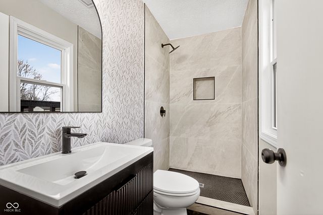 1455 New Field Lane, Indianapolis, IN 46231