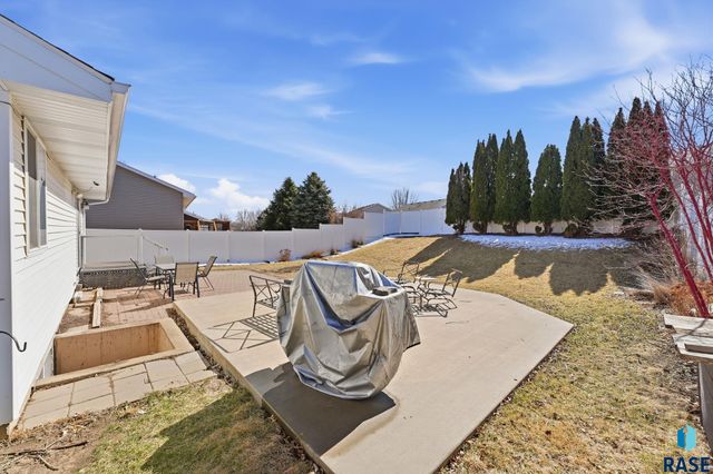 4501 W Panda Dr Drive, Sioux Falls, SD 57107