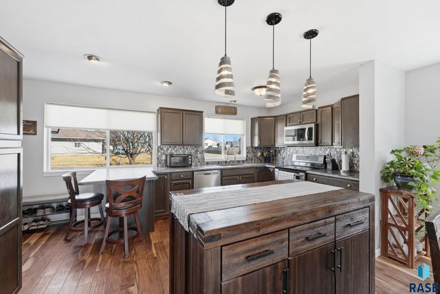 4501 W Panda Dr Drive, Sioux Falls, SD 57107