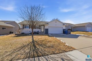 4501 W Panda Dr Drive, Sioux Falls, SD 57107