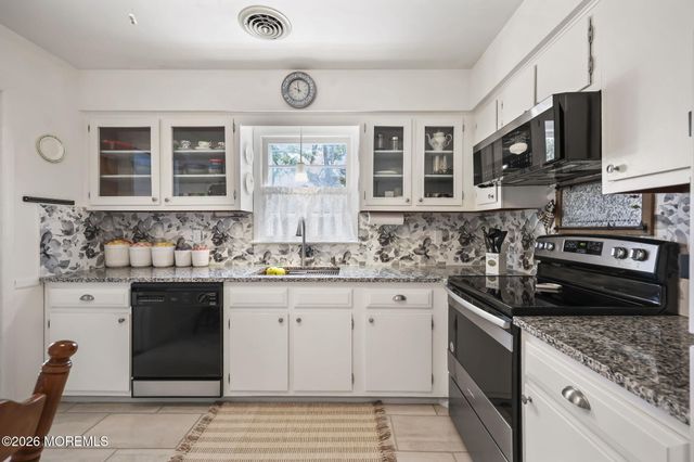 23 Basset Drive, Toms River, NJ 08757