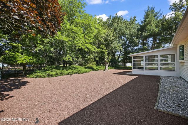 23 Basset Drive, Toms River, NJ 08757