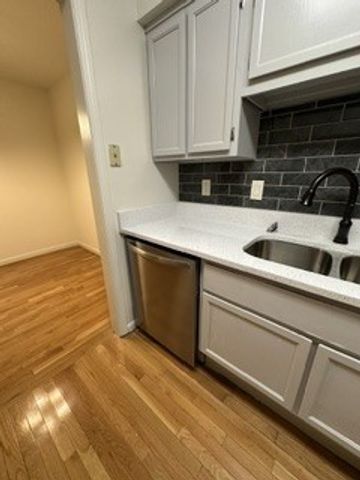2122 Acklen Ave Apt 5, Nashville, TN 37212