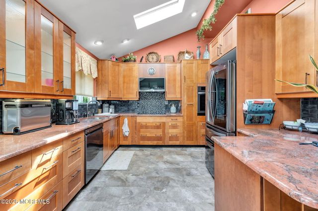 167 Cloverdale Circle, Tinton Falls, NJ 07724